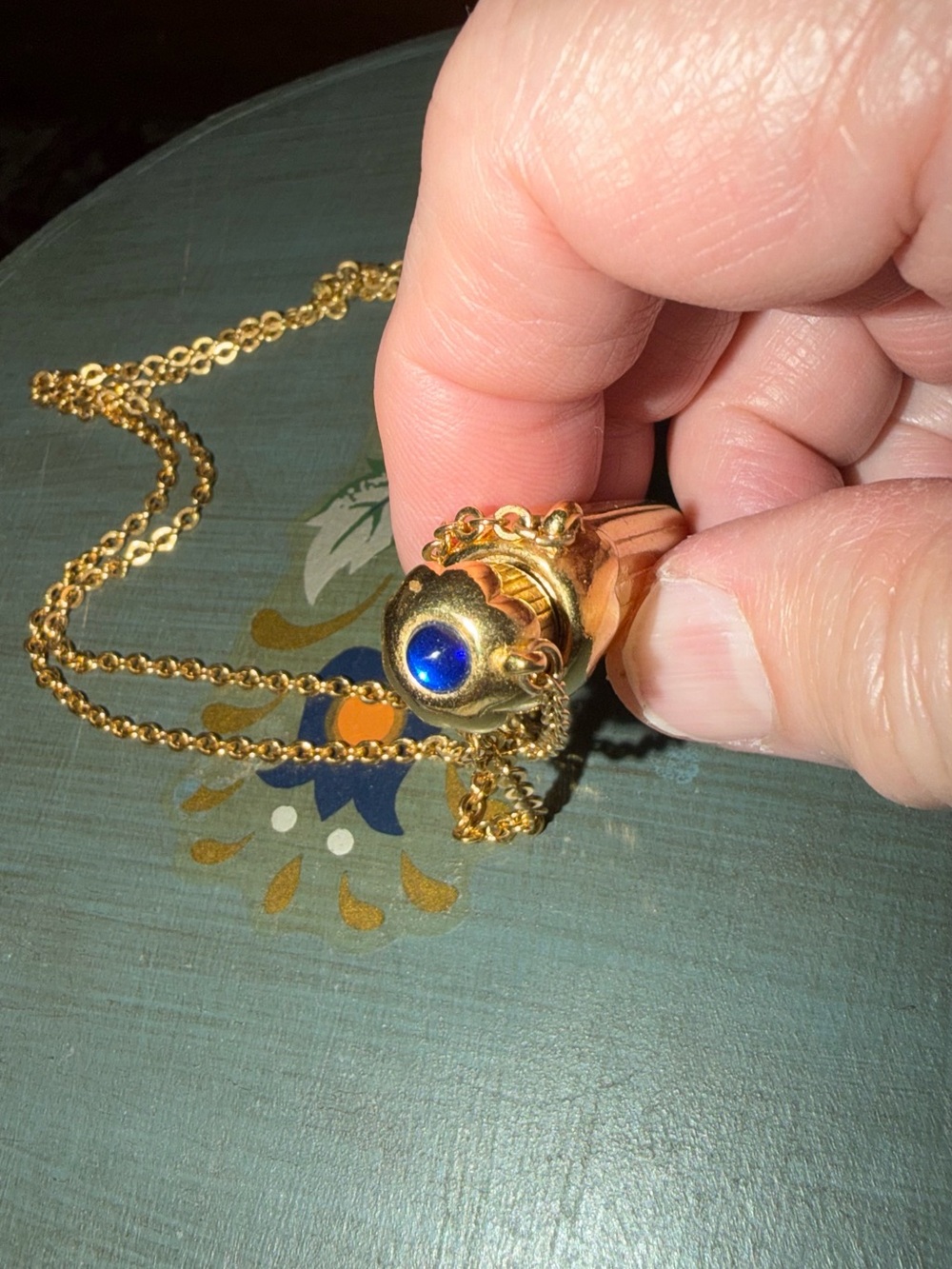 Gold-Tone Pendant Perfume Necklace - Elegant Ribbed Capsule Pendant - Picture 2 of 5